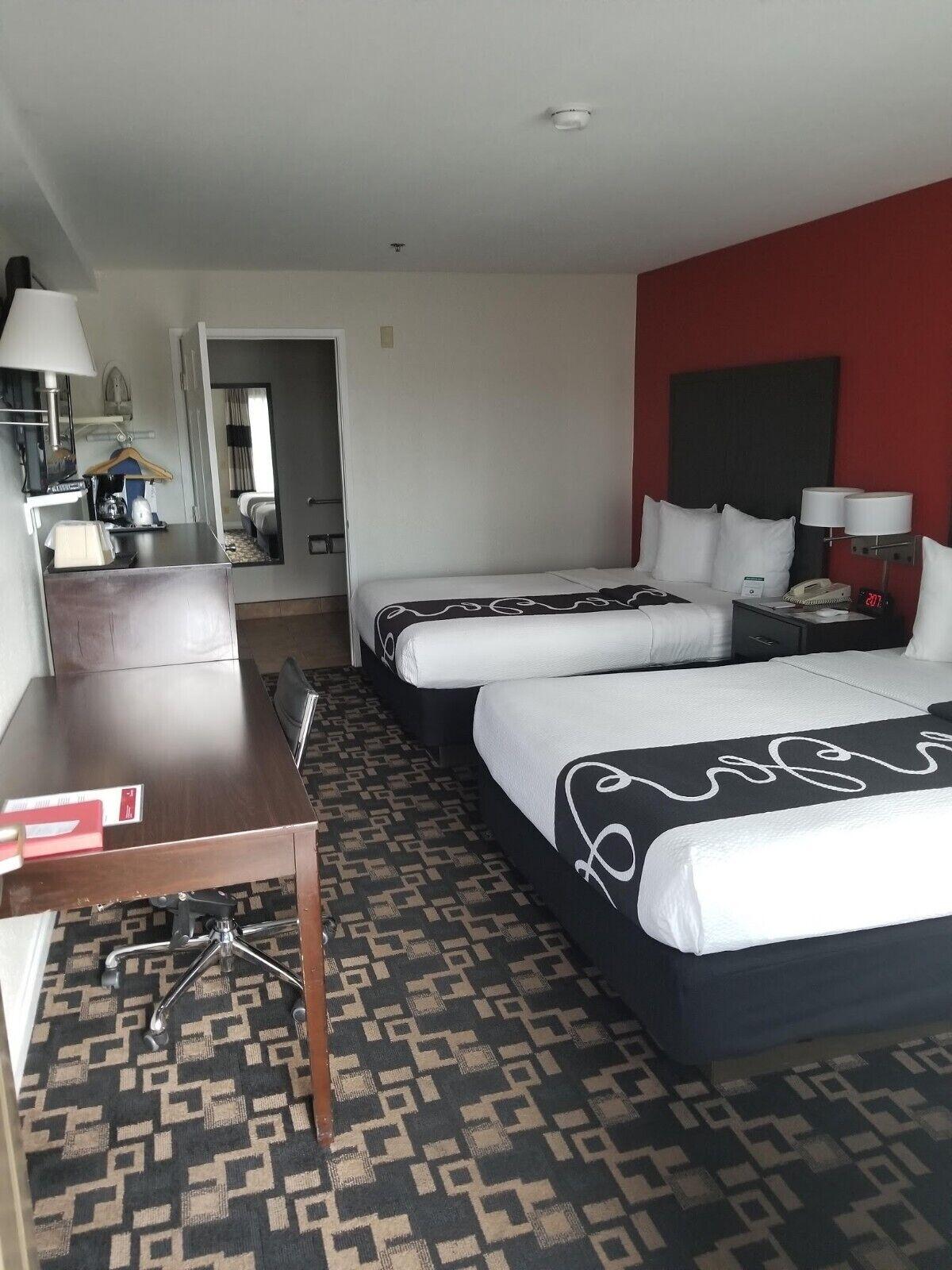 Ramada By Wyndham Oceanside Hotel Exterior photo