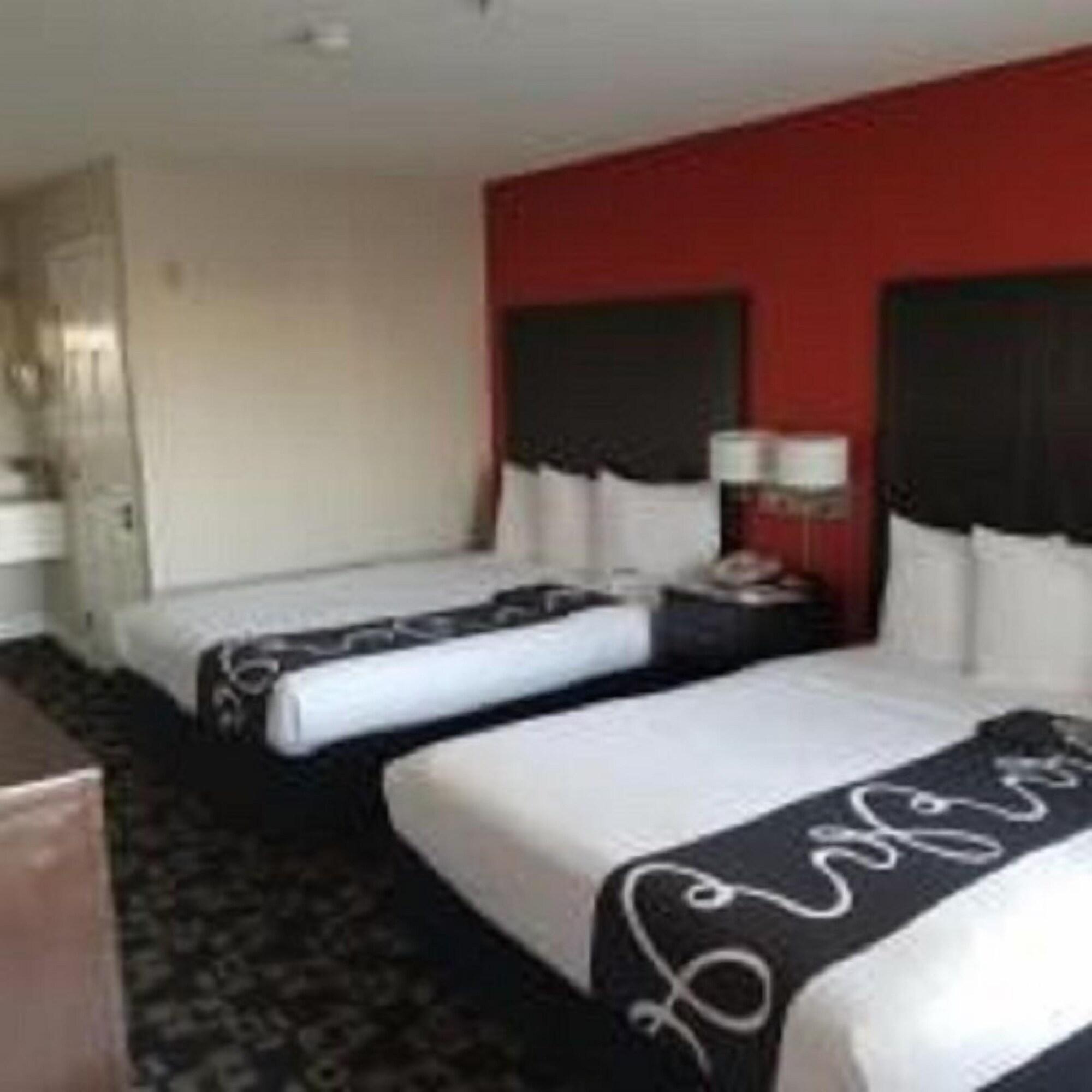 Ramada By Wyndham Oceanside Hotel Exterior photo